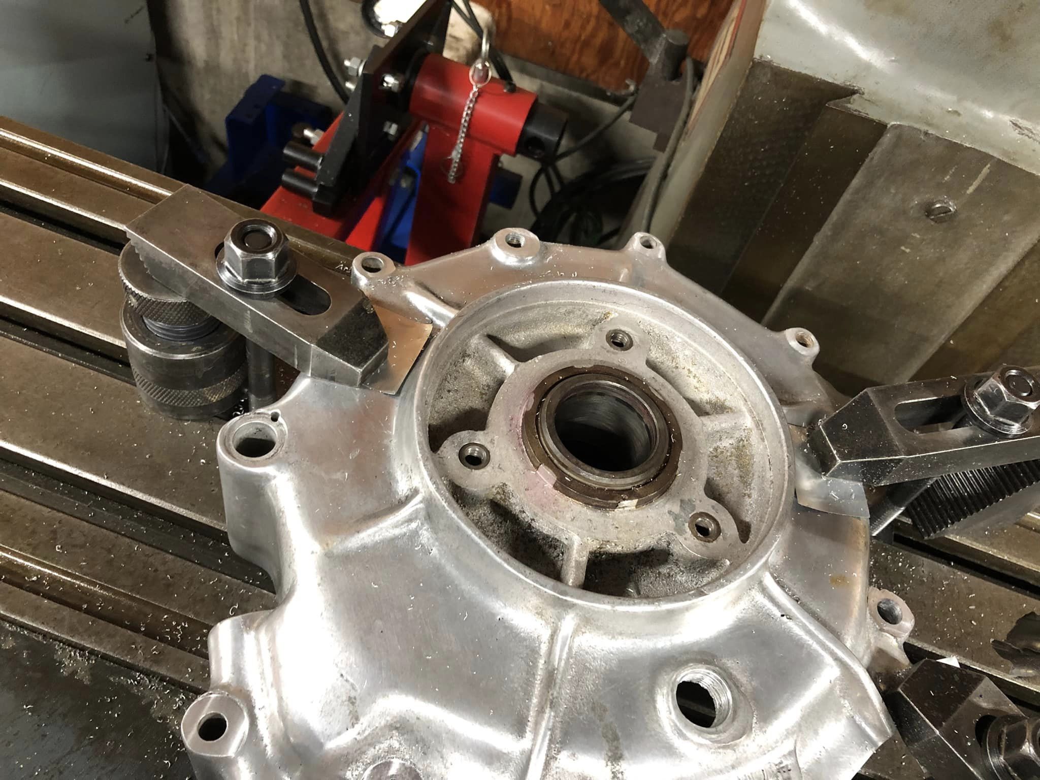 47FL クラック修理 - グローリーエンジニアリング